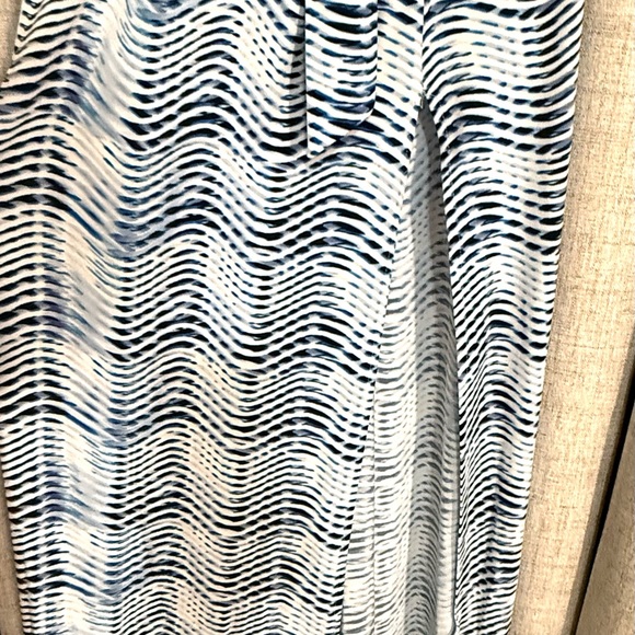 Guess Blue and White Patterned Maxi Dress - Picture 5 of 6